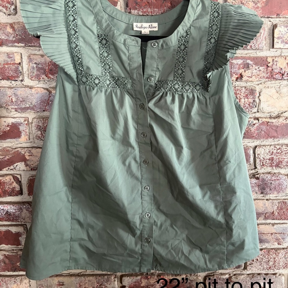 💫 Indigo Rose Sage Green Pleated Flutter Sleeve Button Front Boho Blouse Size L
